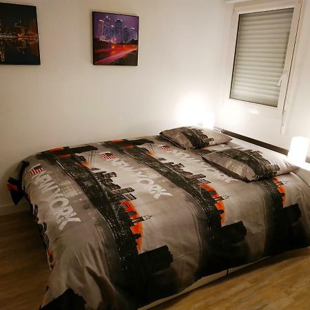 Le New York Bisontin Apartment Besancon Bagian luar foto