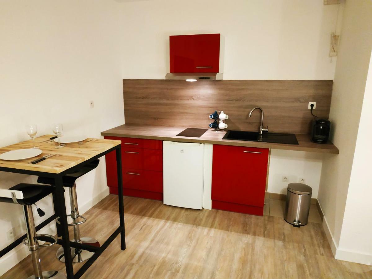 Le New York Bisontin Apartment Besancon Bagian luar foto